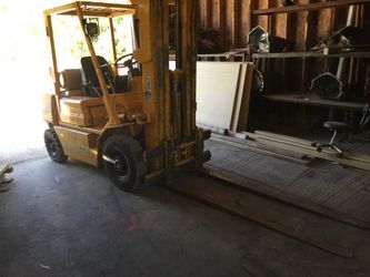 Forklift kumatsu 4 stages 5000 lb off road tires