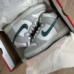 W Nike Dunk High Fls