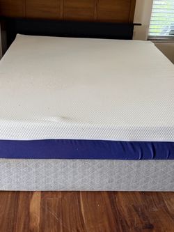 USED QUEEN SIZE MEMORY FOAM MATTRESS ONLY