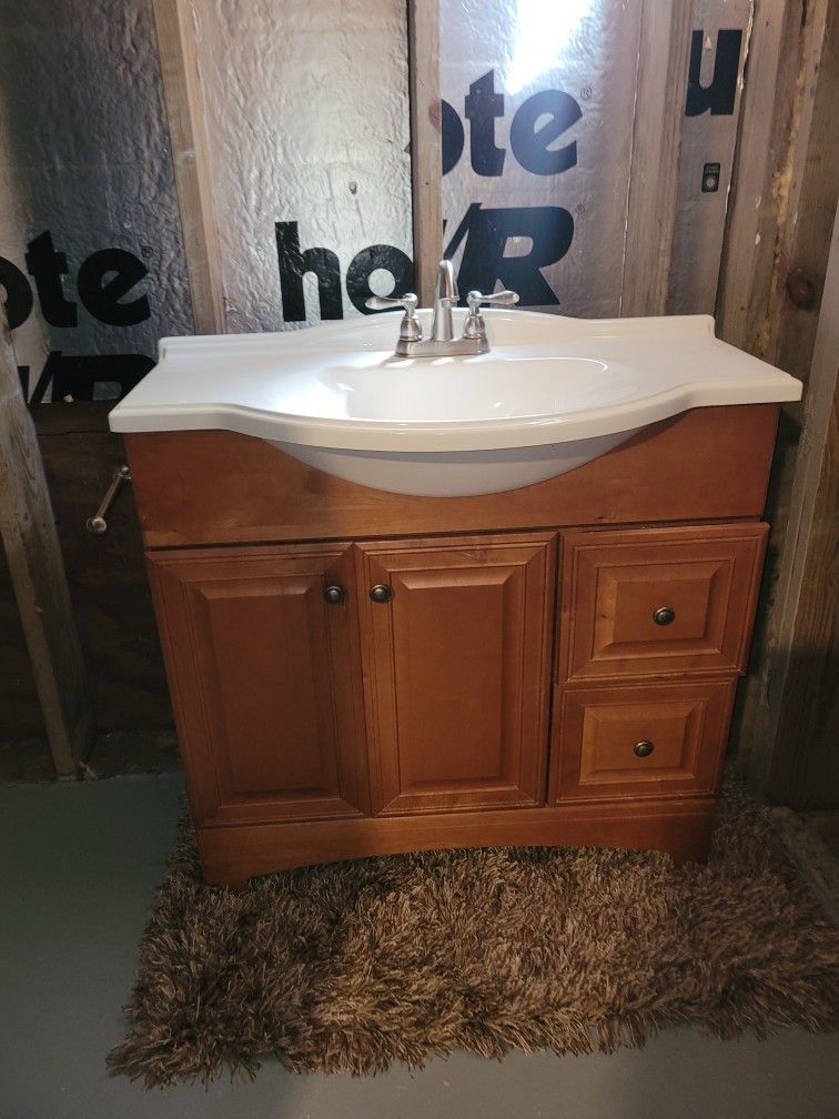 36 Inch Vanity And Sink With Faucet