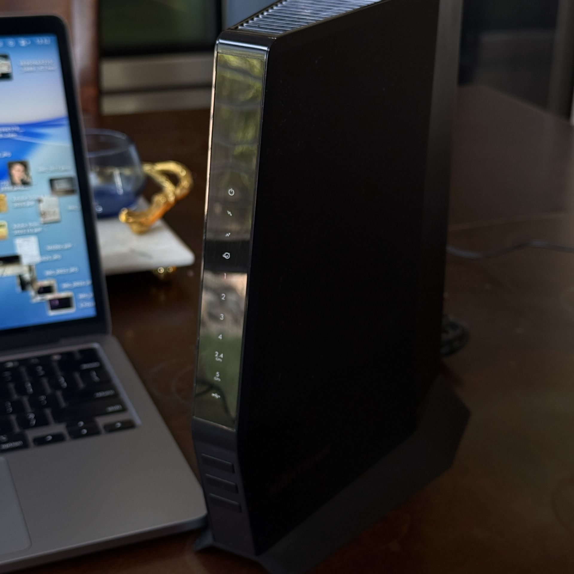 Cable Modem + Router