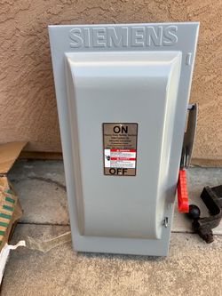 New Siemens heavy duty safety switch 100 Amp 600-Vac/V/600Vdc/v~ commercial asking $250 thanks