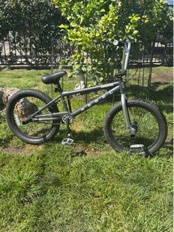 20 INCH BMX MONGOOSE REBEL BIKE