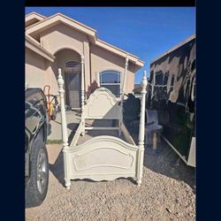 🎁❤️TWIN SIZE BEDROOM SET: DRESSER,  4 POST BED FRAME❤️🎁