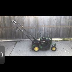 John Deere Lawnmower 