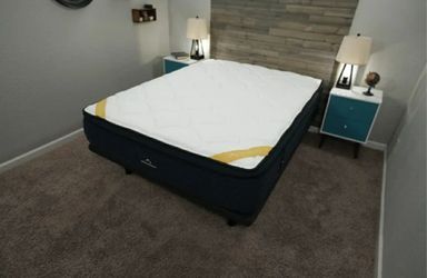 DreamCloud Memory Foam Mattress CAL KING SIZE Mattress Only (Marked Down From $500)