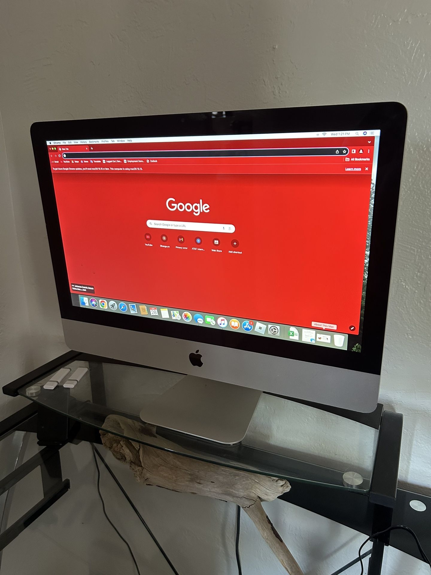 Mac Computer & Glass Desk