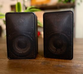 Realistic Minimus 7 Stereo Speakers