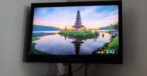 32” tv with stand