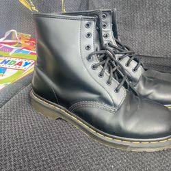 Dr Martin Boots 