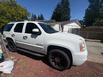 Yukon Denali  3750$