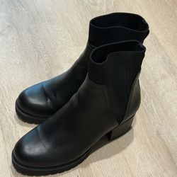 Mia Women’s Chelsea Boots 