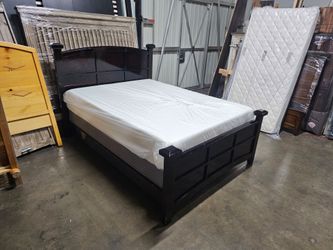 Full bed and mattress