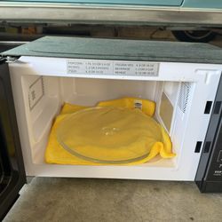 Sharp 700w Microwave 