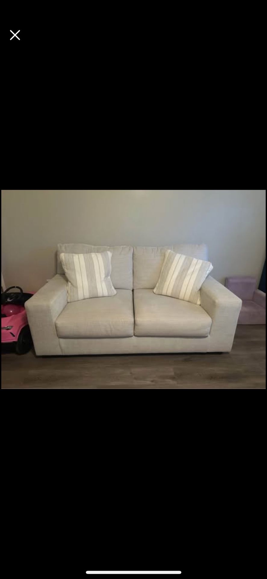 Maggie Sofa Collection