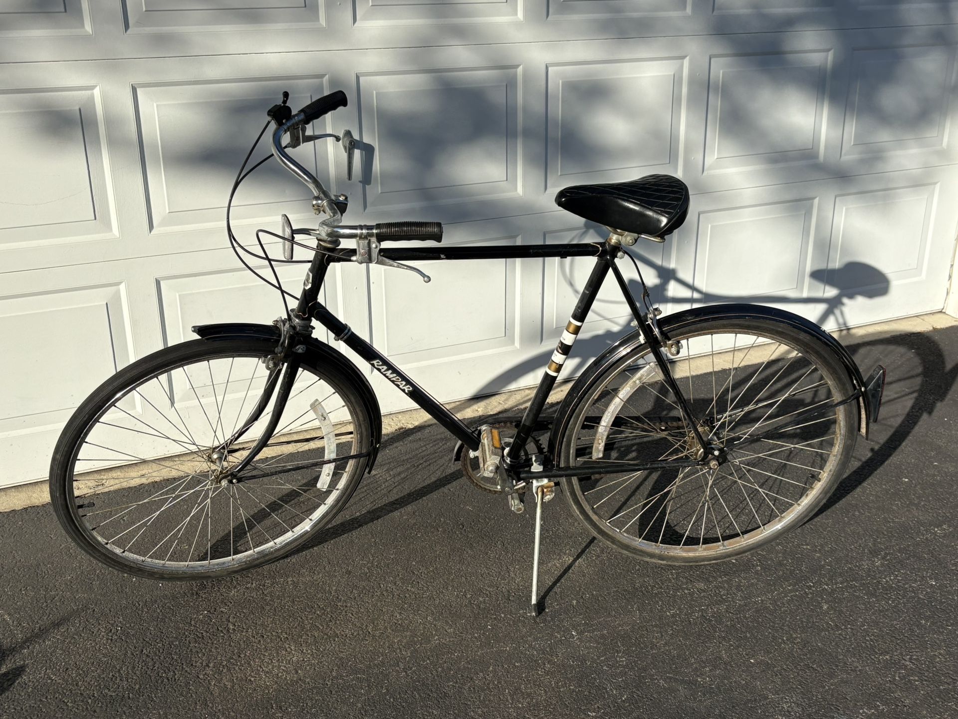 Vintage Raleigh Rampar Roadster men’s 3spd Black 26” Bike
