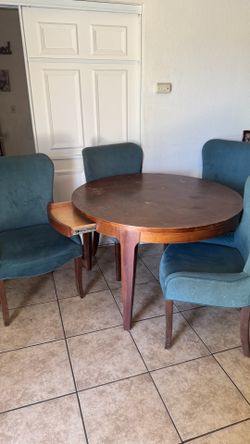 4 chair round dining table
