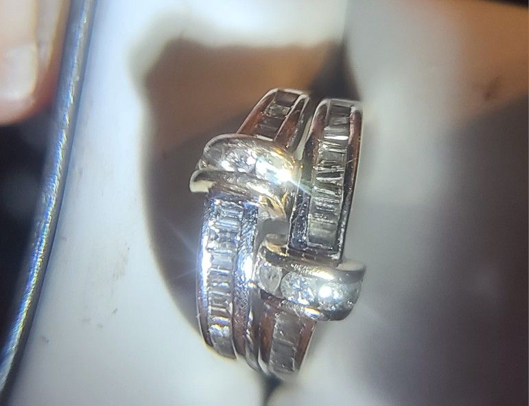 14k Gold 1.75 Carat Natural Diamond Ring 