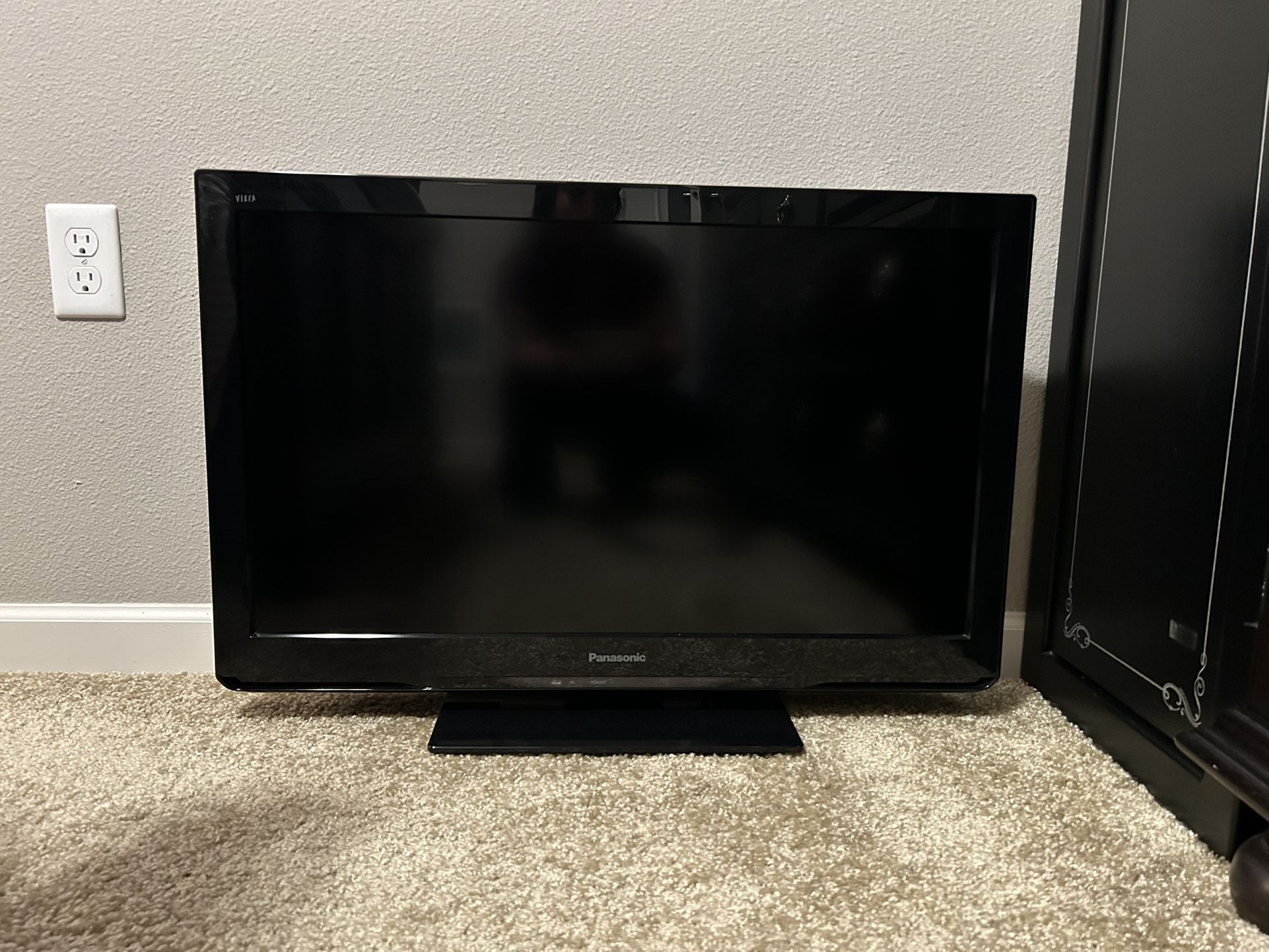 2011 Panasonic TV 36 Inch