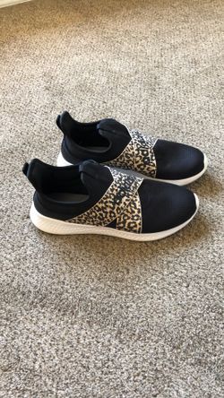 Adidas Cloud foam Size 9.5 