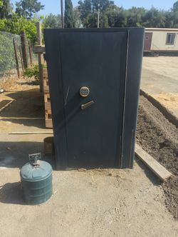 Heavy Duty Steel Safe