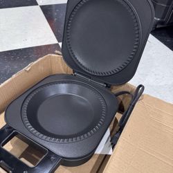 Electric Puff Pastry Pie Maker by Wolfgang puck