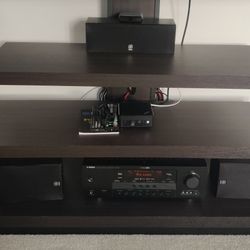 Insignia 3 in 1 TV Stand, 3 shelves and mount