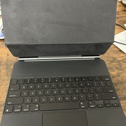 iPad 12.9” Magic Keyboard - Latest Gen