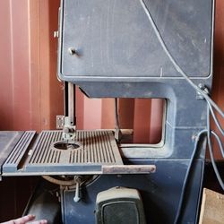 Band saw 