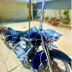 2001 Roadking New Tires, Air Ride, New Rims, Handle Bars 20” Seat, New Shark Fin Pipes “Samsons” Clean AF