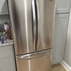 LG Refrigerator like New Model No.LFC20760ST /02