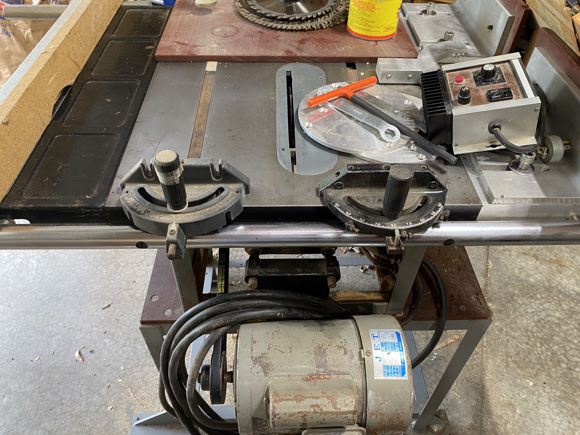 Jet JTS-10 Table Saw With Router Attachments