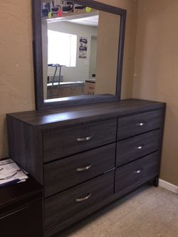 Dresser/Mirror