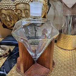 Diamond Shape Liquor Decanter With Wood Holder