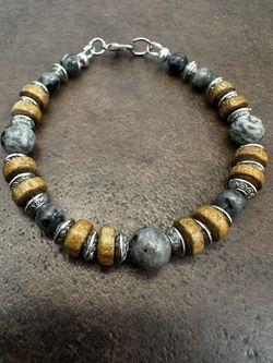 Chic Silver and Gray Labradorite Beaded Bracelet