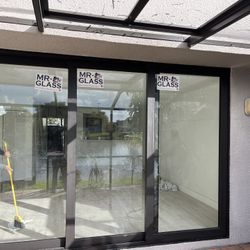 Se Venden Puertas Y Ventanas De Aluminio Con Cristal De Impacto 