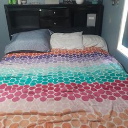 Queen Bed With Sleep Number Matteress.