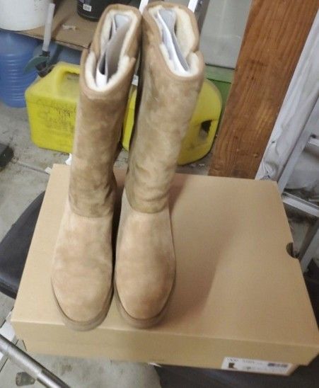 UGG Boots Kara Chestnut color