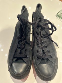 Converse  women’s size 7