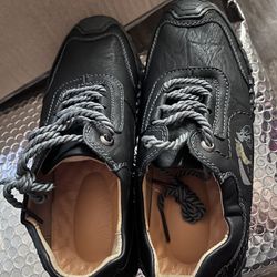 Black Cycling Shoes