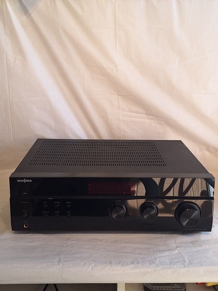 Insignia NS-R2001 2 Channel AM FM Stereo Receiver System Phono Input 200w Tested