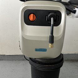 Giraffe Tools Grandfalls Retractable Pressure Washer