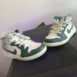 Jordan 1 Mid Size 9C