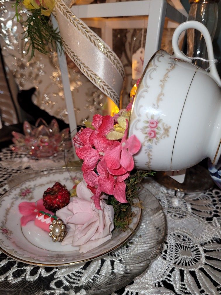 Custom Magic Floating Tea Cup Silk Floral Arrangement