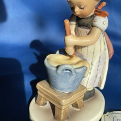 Figurine “Baking Day” MJ Hummel Goebel of W. Germany - Baking Day
