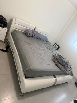 King size bed