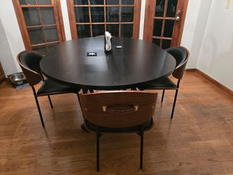 Kitchen table/chairs