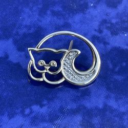 Avon Gold Tone Kitty Cat Pin Silhouette Brooch Tie Tac Small Lapel Shawl Sweater Scarf Vintage Jewelry Costume Jewelry Nut