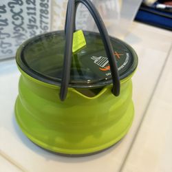 Restaurantware-Hi Tek 1 Liter Collapsible Camping Kettle, Stainless Steel Bottom, Silicone Camping Coffee