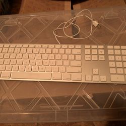 Apple Wired Keyboard With Numeric Keypad